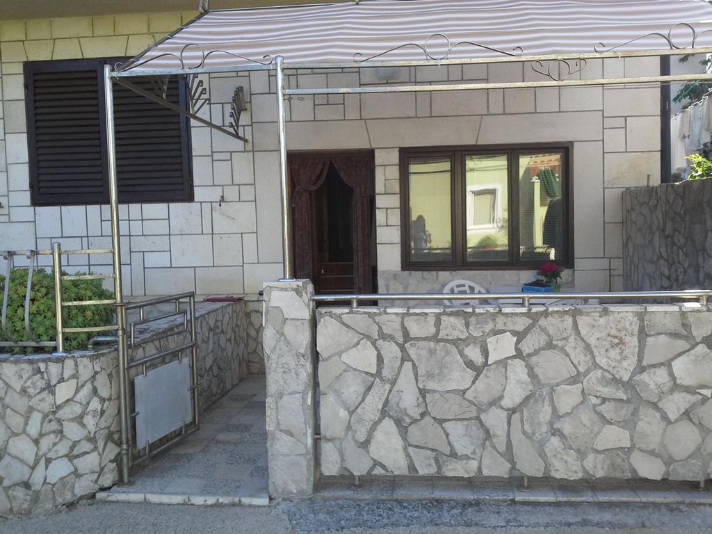 Berto Apartment Nerezine Bagian luar foto